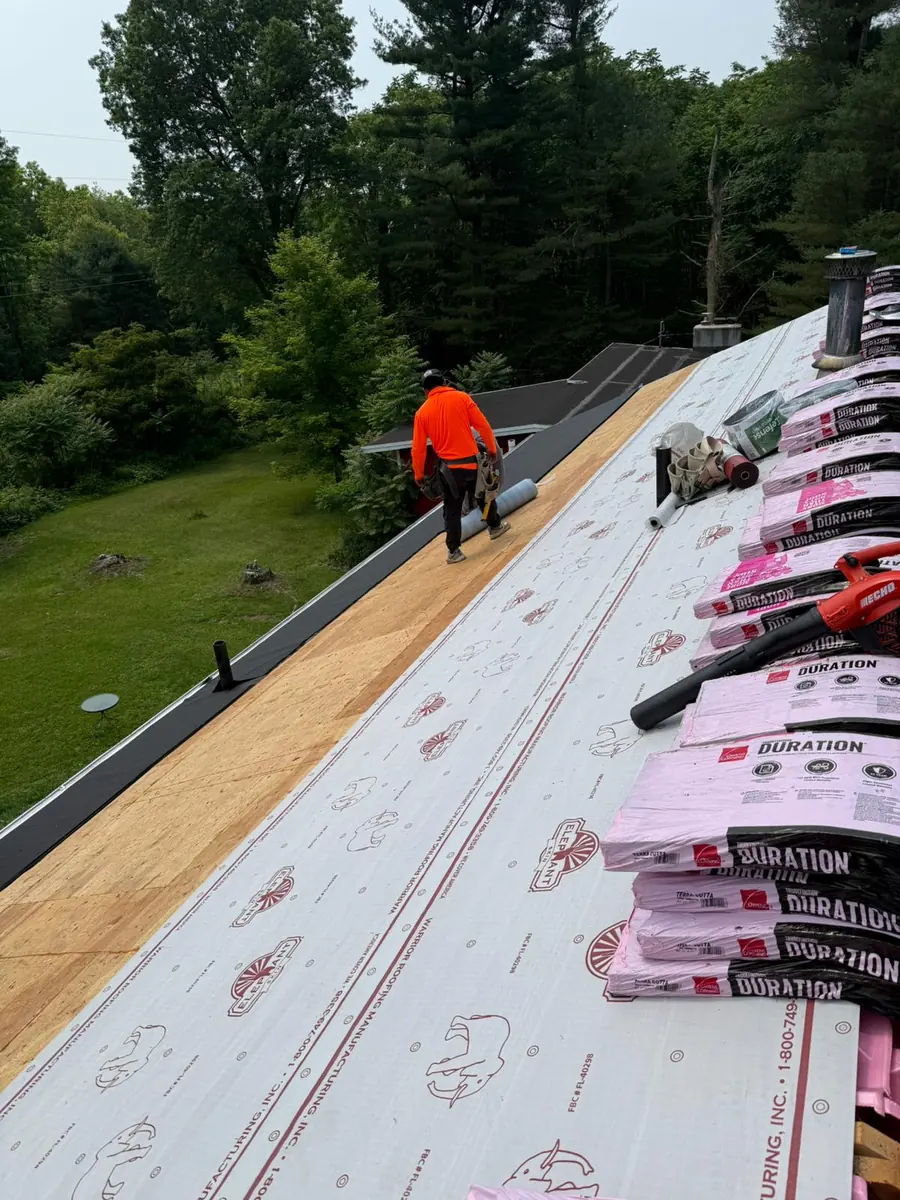 SSKM Construction roofing crew at work